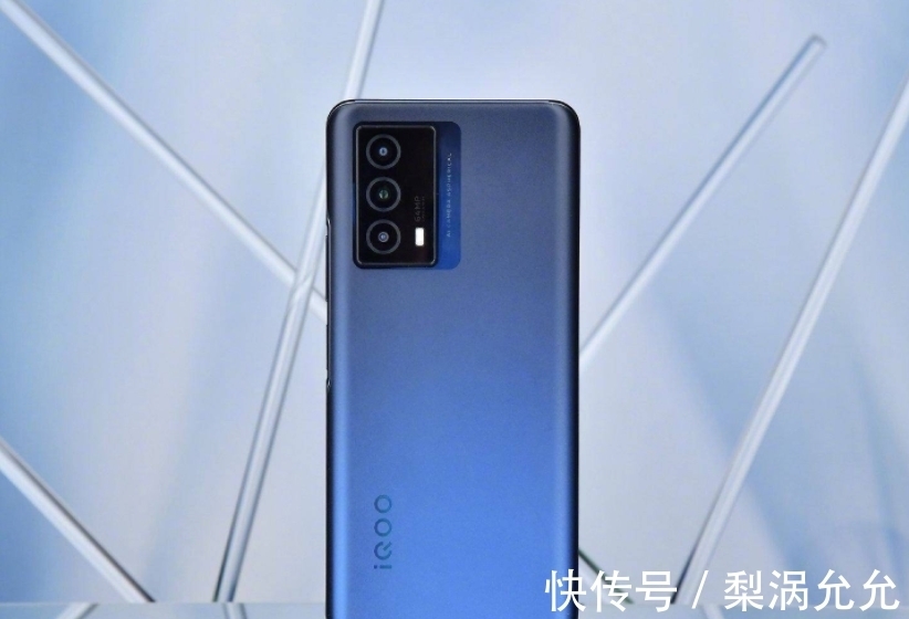 处理器|续航强劲，vivo5000毫安电池产品降价至千元档，清仓退场？