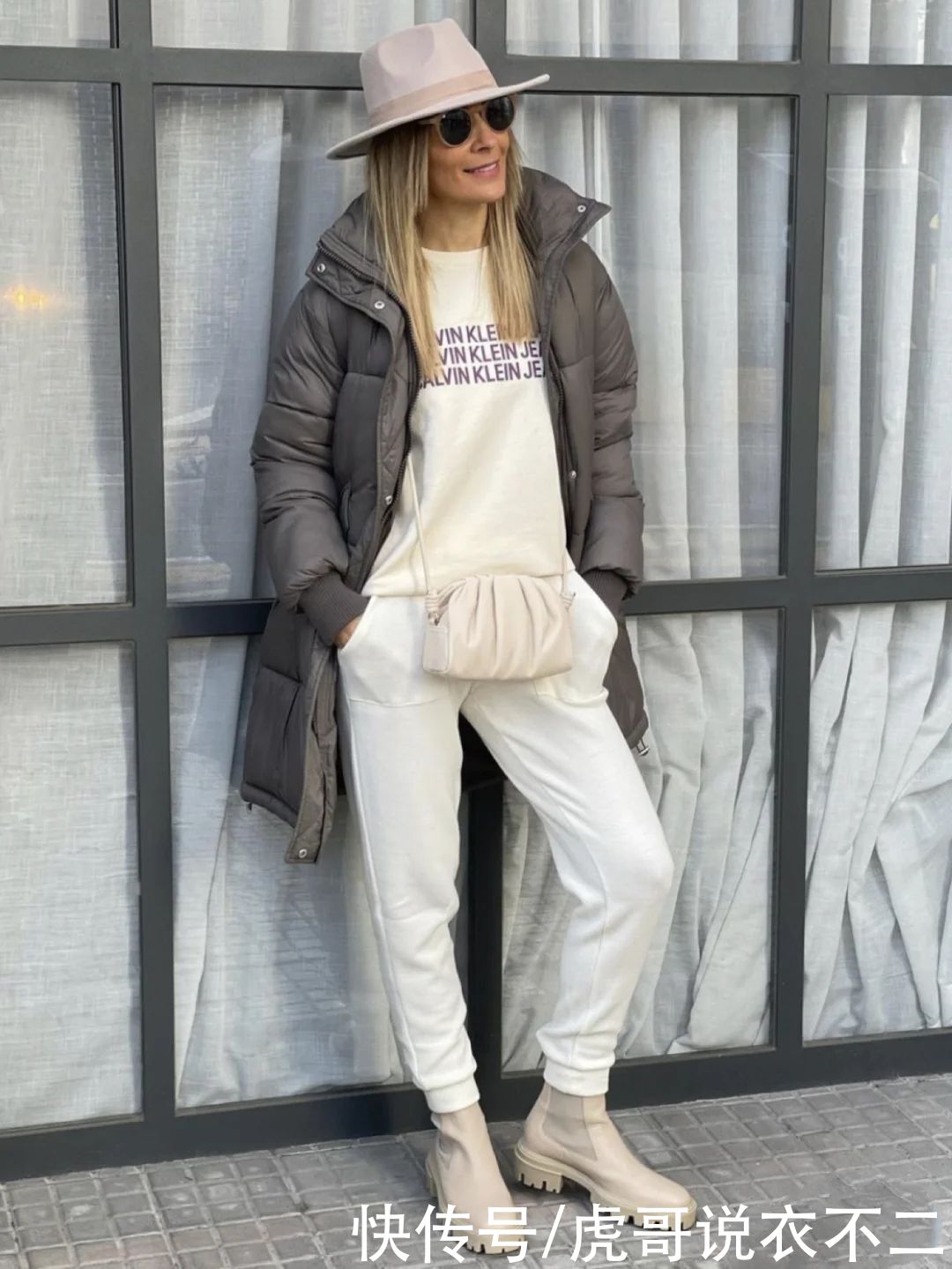 嫌羽绒服不够飒？看欧美博主们的街拍就够了，飒爽时髦又有型