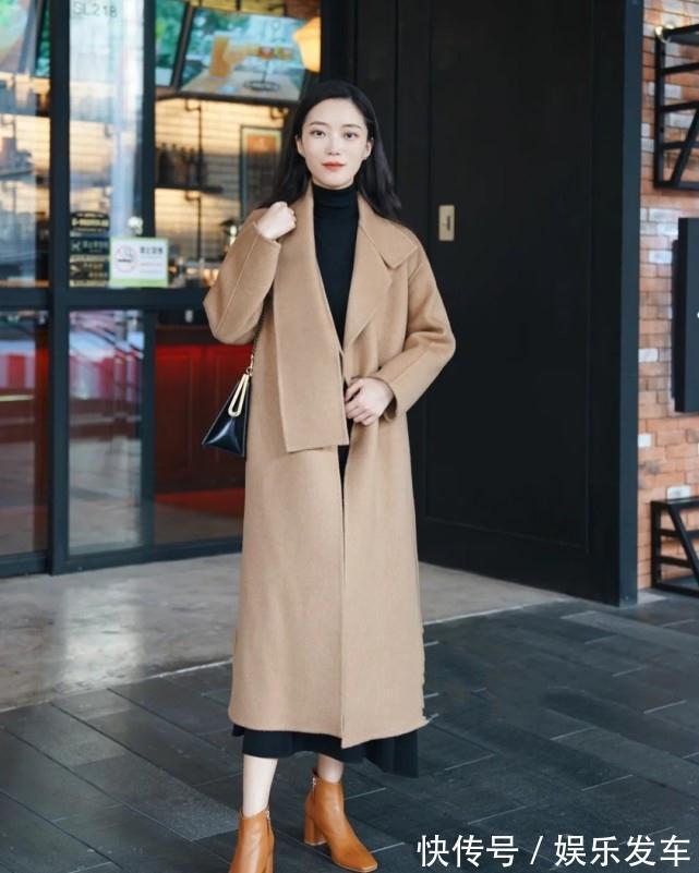 驼色 别再说冬天衣服穿不好看了,用基础黑+这“三”色,上身效果很绝