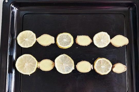 鱼腥的“克星”不是葱姜，而是它！做鱼时加一点，鱼肉鲜嫩无腥味