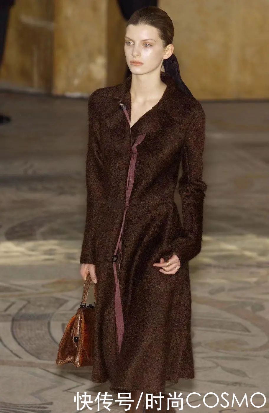 时髦办 |Alber Elbaz走了，他曾说“不尊重女性，作品就会失去灵魂”\＂,\＂i10\＂:\＂时髦办