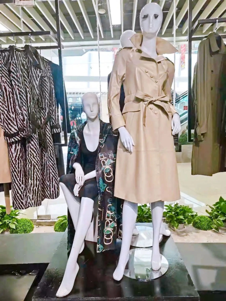 TOT服饰生活馆换新址,你要的美衣和福利这里都有