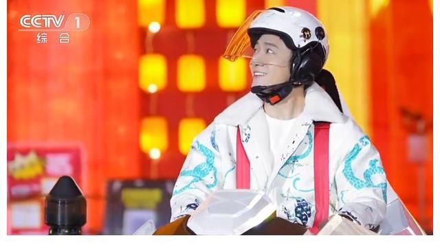 張韜：首秀央視元宵晚會，坐鎮(zhèn)四川分會場又主持又唱歌又有表演秀