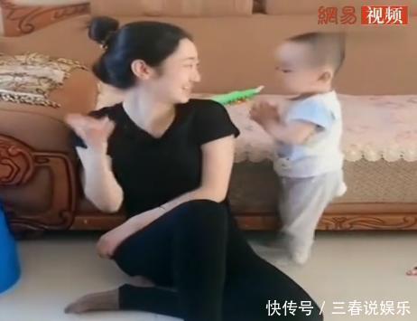 逗趣|有了弟弟,相差19岁的姐姐是这样逗他的,妈妈都看不下去了