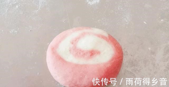 好吃好看健康的红糖红曲馒头,四十分钟就完成,懒人忙人日常必备!