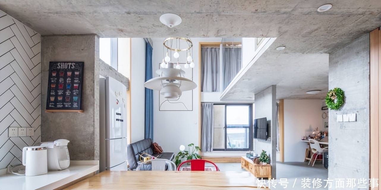 楼梯|86平复式愈系家,楼梯是整面的置物架收纳力太强了