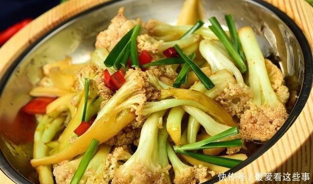 同样是花菜，选紧花还是散花菜农说口感相差很大，以后别再买错