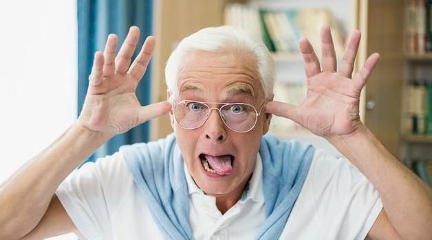 运动|106岁老人从不失眠，身体年龄仅75岁，诀窍不是喝水运动，而是2事