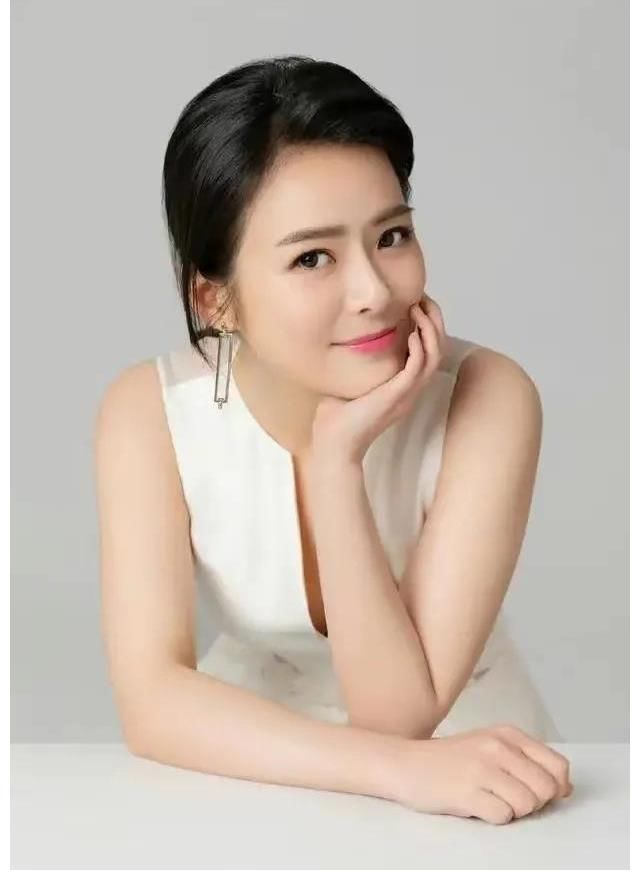 主持人|东方卫视美女主持人：陈辰