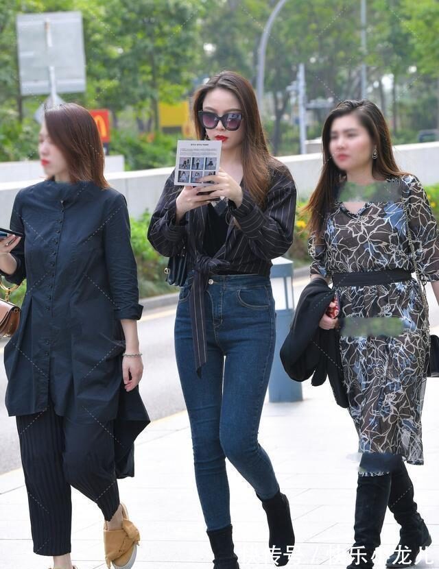 女生 打底裤用心穿搭,女生衣柜里必不可少的时尚单品,令人难以拒绝