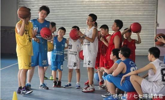 身高|娃出现4种现象，说明正在长身高，家长提前了解让娃个头窜一窜