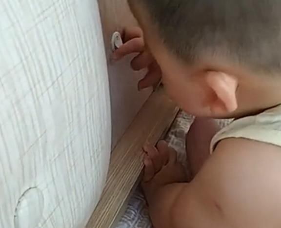 好奇心|宝宝好奇心十足,一个开关也能研究一天,接下来的一幕太可爱了