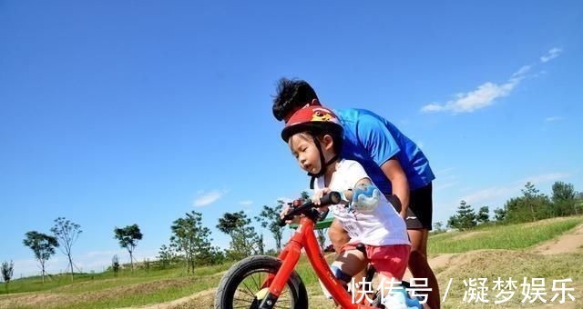 父母|孩子将来是否聪明,看看小手就知道,智商高低在手上就有信号