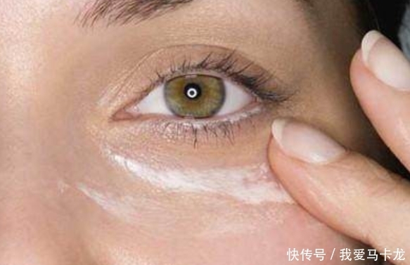 眼霜是早晚用还是每天一次?很多女人弄错,怪不得眼袋越来越大
