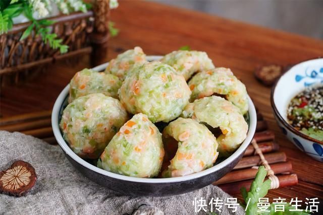 胡萝卜丁|天热，用这2样菜一起蒸，当成主食吃，低卡营养，管理体重轻松了