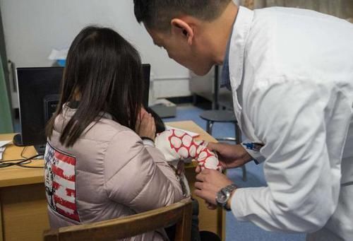 婆婆|3岁女儿误食水银,奶奶不慌不忙喂了“它”才送医,医生直夸高明