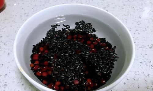 补血|女人多喝这碗“补血养颜粥”,气色好,更漂亮,尤其贫血要多喝