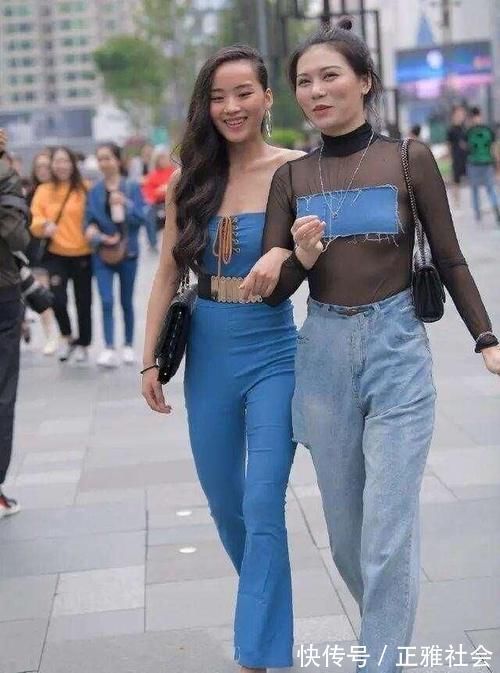 上衣 蓝色露肩上衣搭配同色系打底裤,搭配合适风格,有意想不到的效果