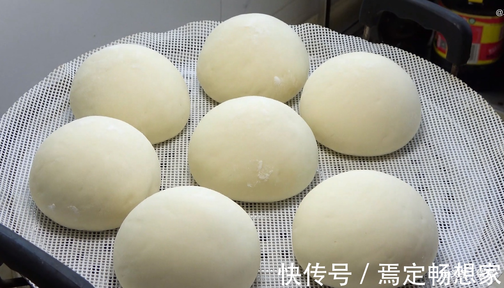 蒸馒头是开水还是冷水上锅要不要焖教你这么蒸个个白胖不回缩