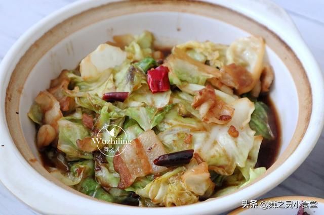 退休老人的午餐，2菜1主食成本5块，网友：退休金花不完了