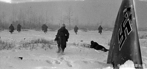 冻死|德军士兵在莫斯科冻死几十万，为何不抢苏联人的衣服穿