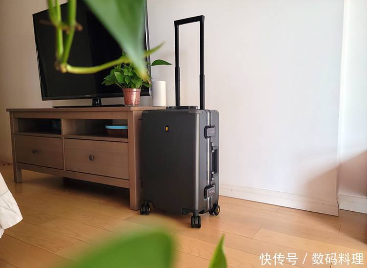 出行|出行好伴侣,够强够安心,地平线8号POWER系列登机箱测评报告