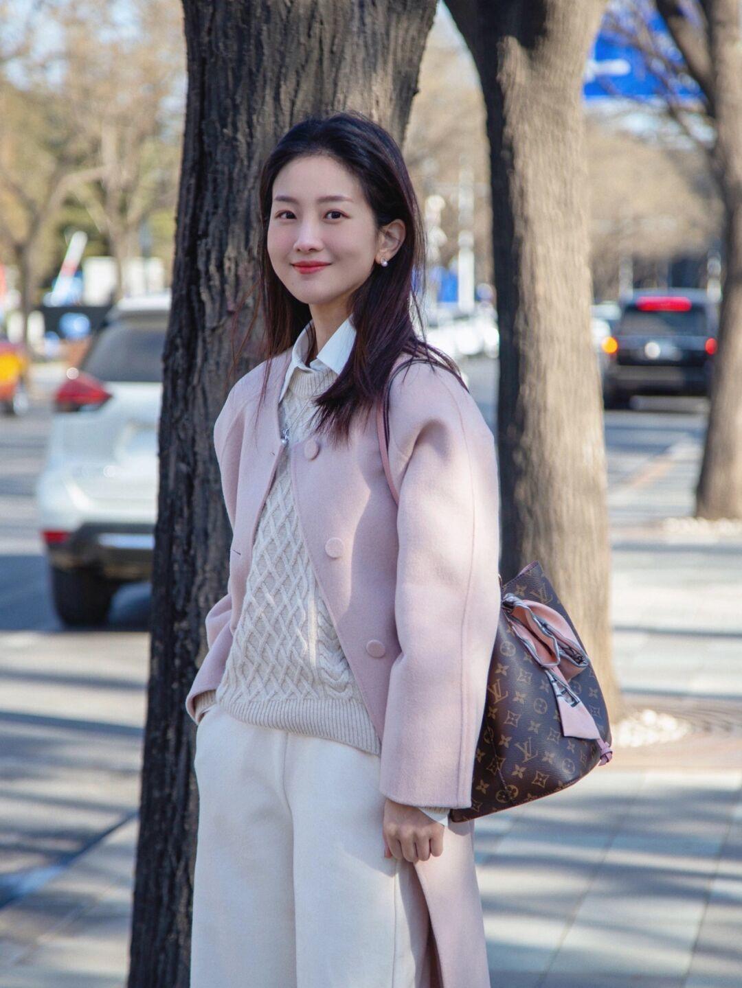 时髦 果然“毛呢外套”才是yyds,这样搭配保暖又舒适,普通人也能驾驭