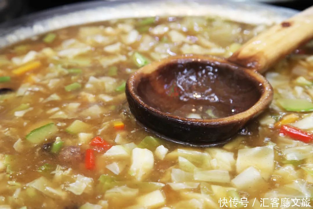 回民|西安最靠谱吃喝攻略:本地人告诉你,才不去回民街!