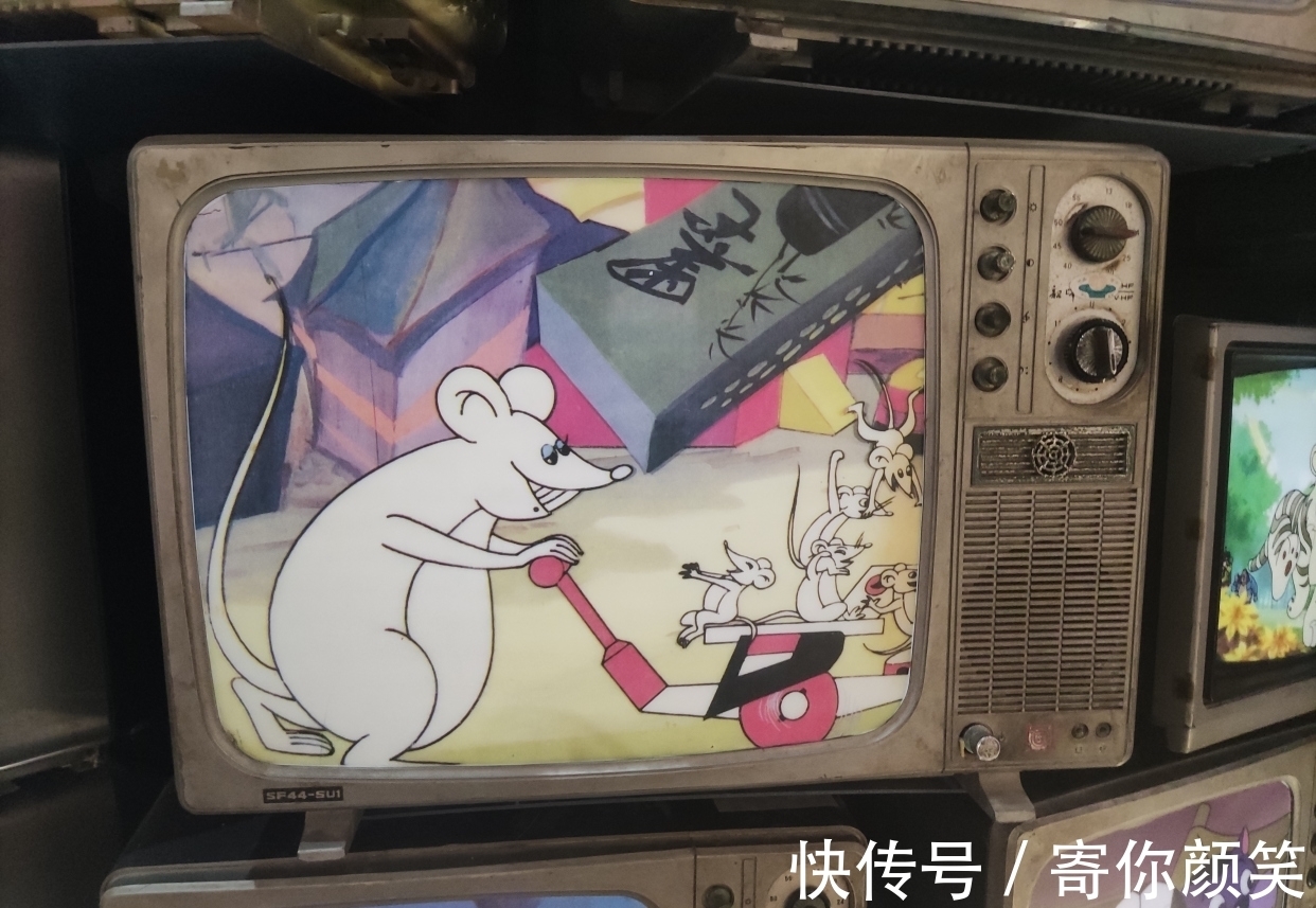 中国动漫|在中国动漫博物馆遇见老式电视机,你家里曾经拥有过吗?