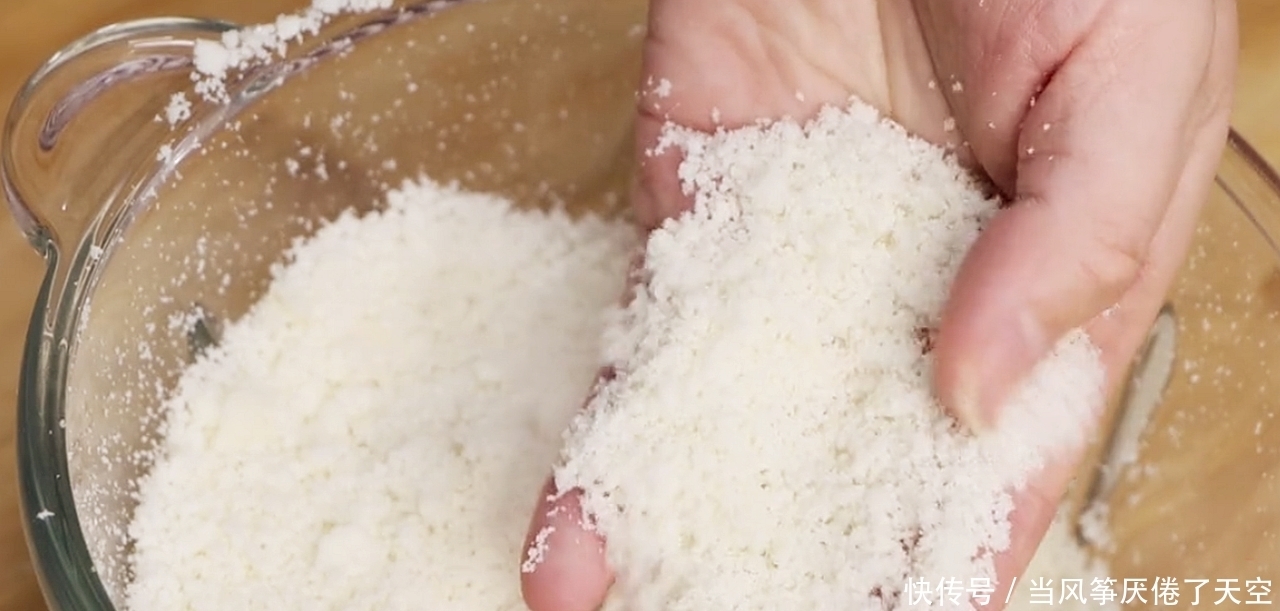 炸丸子,记住不要放面粉跟淀粉,教你一个做法,外酥里嫩不吸油