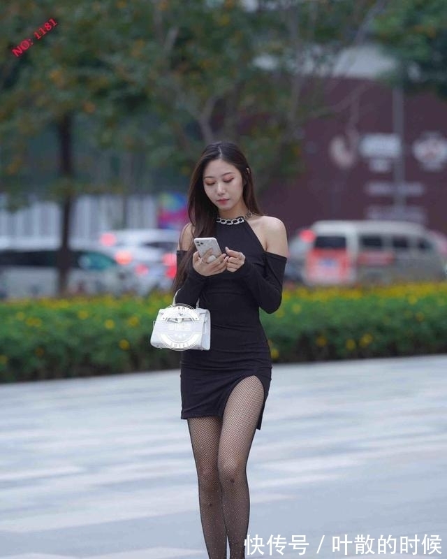 连衣裙|连衣裙搭配，彰显身材，总能为造型加分