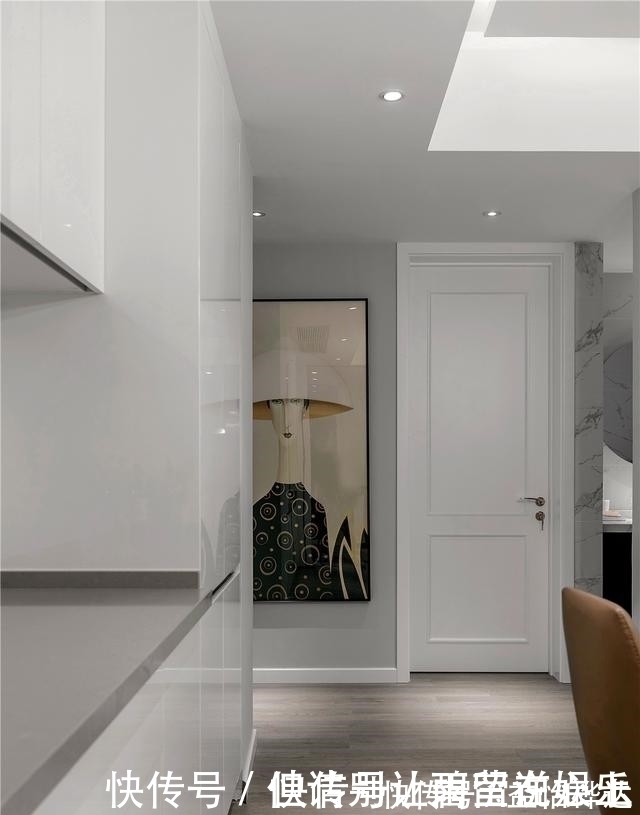 衣帽间|她家150㎡轻奢风,玄关就露着不俗的品味,客厅是她最钟爱的地方