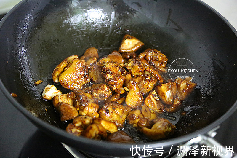 饭菜|夏天的懒人焖饭,饭菜一锅出,平时一碗的饭量,现在能吃两碗