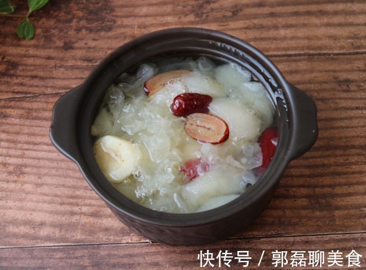 养肝|雪梨银耳汤,润肺去燥养肝健脾,女人常喝滋润又养颜