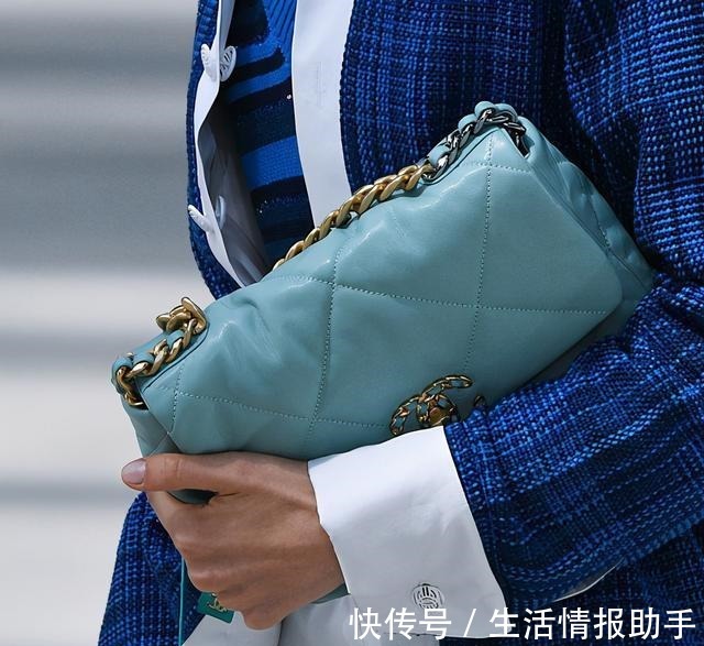 街拍 今冬最火爆的手袋,竟是这款“胖乎乎”!