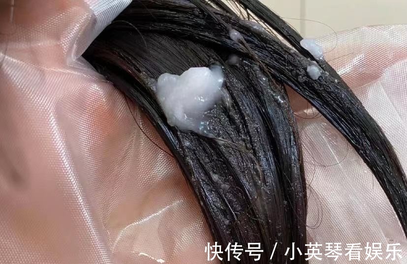 护发素|过了50岁,要比年轻时多用3样东西:皮肤更细腻,头发也更柔顺
