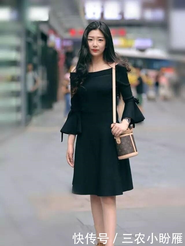 赛过|街拍: 时尚小姐姐颜值高衣品好, 简直赛过校花!