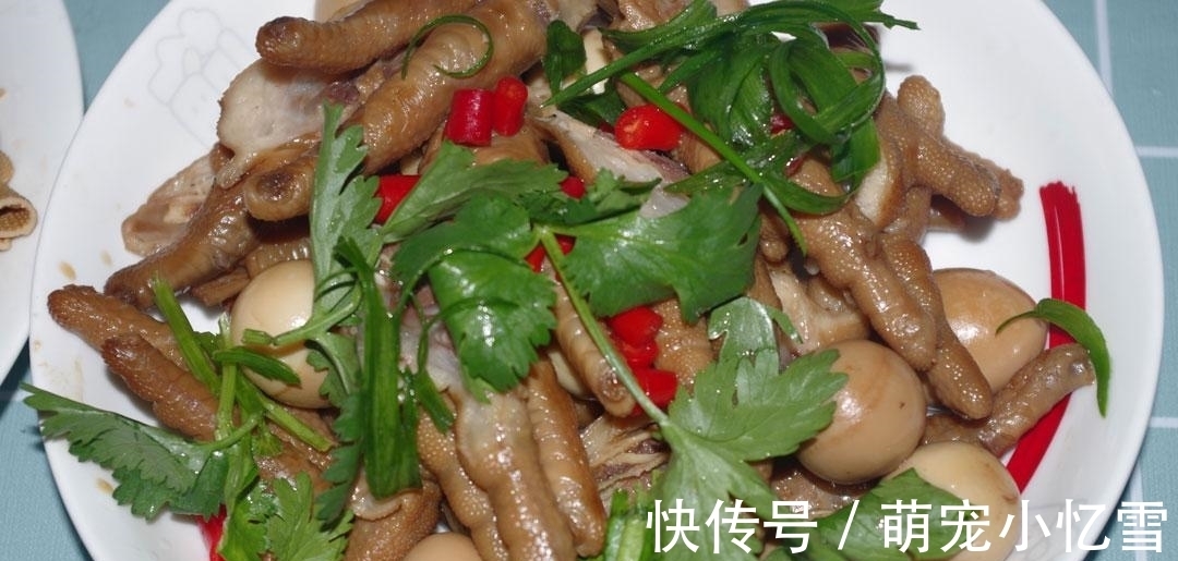 桌菜|招待老家出来的小伙伴,准备了一大桌菜,没想到肉菜没人吃,青菜却被吃了两盘