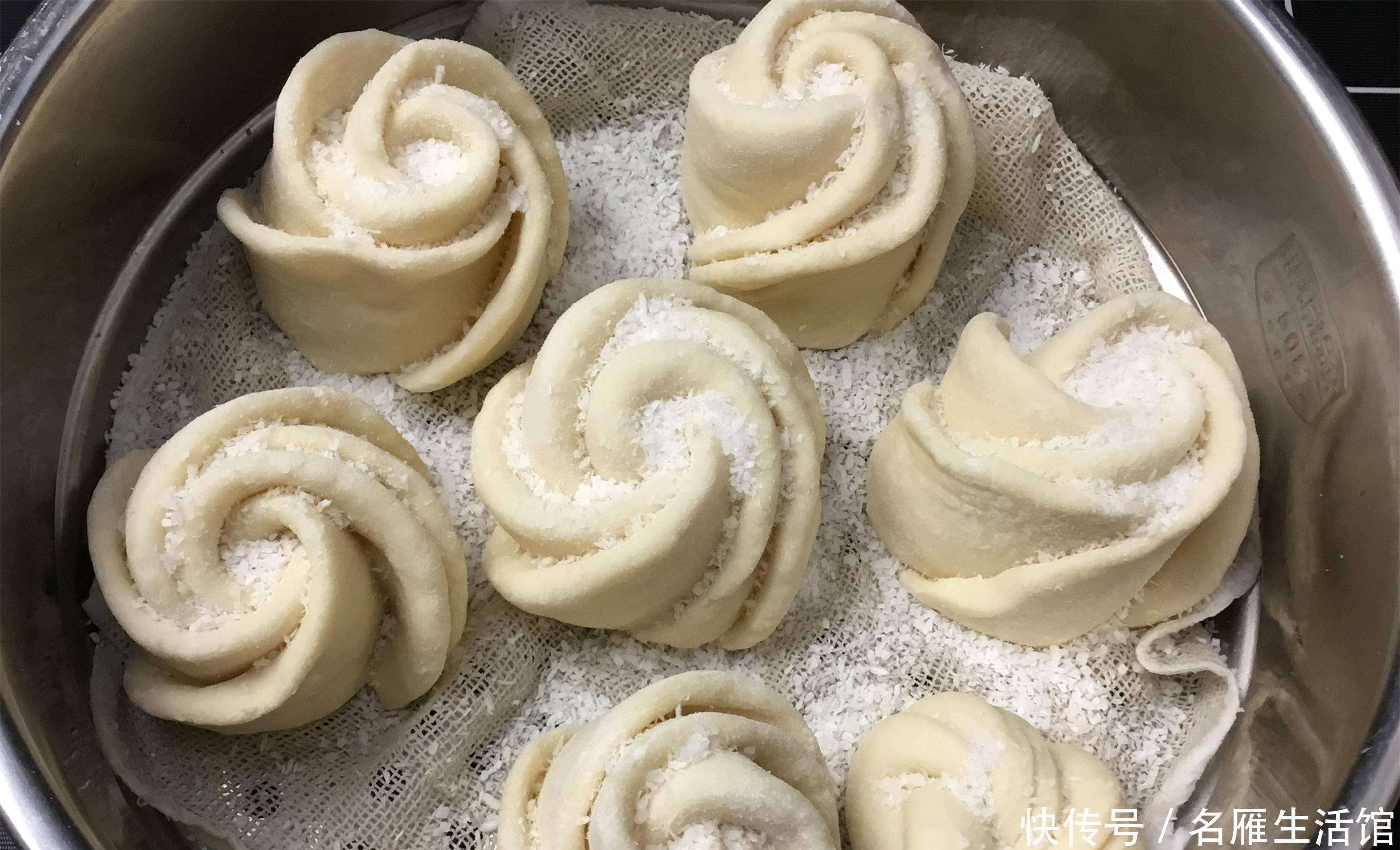 牛奶|奶香小花卷快速做法,一次醒发成型,香甜松软,孩子超爱吃