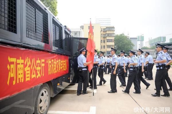 突击队|河南省公安厅百名青年民警组建防汛救灾突击队赴郑开展援助