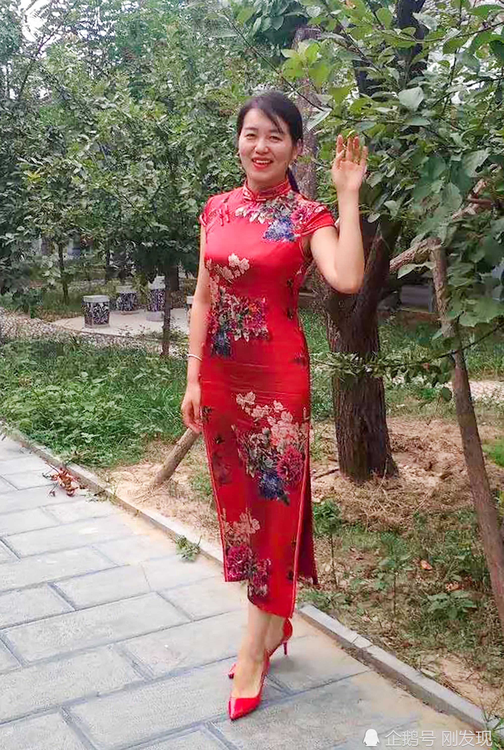 九零后女子学书画九年,无师自通,网友:作品拿出来不是一般的好