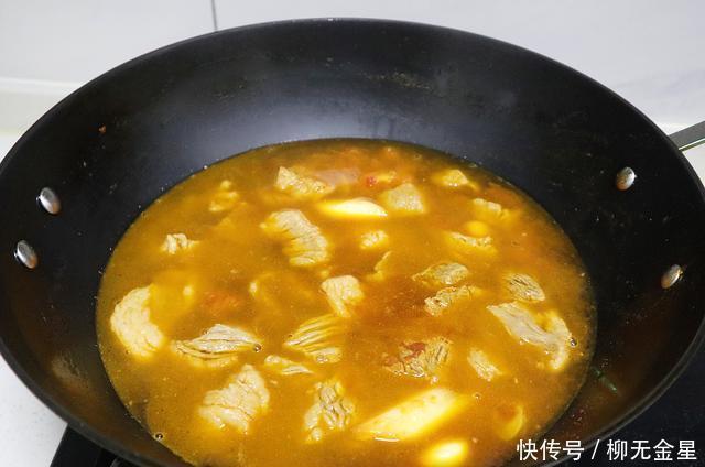 天冷就要吃点暖身菜，几种食材炖1锅，热乎乎的越吃越暖和