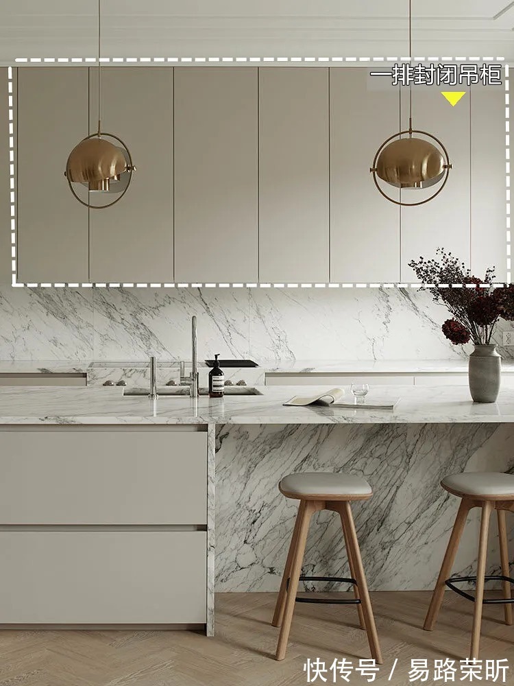 踢脚线|如何在同样的厨房空间里,比别人家多出双倍、四倍、六倍...的收纳空间呢?