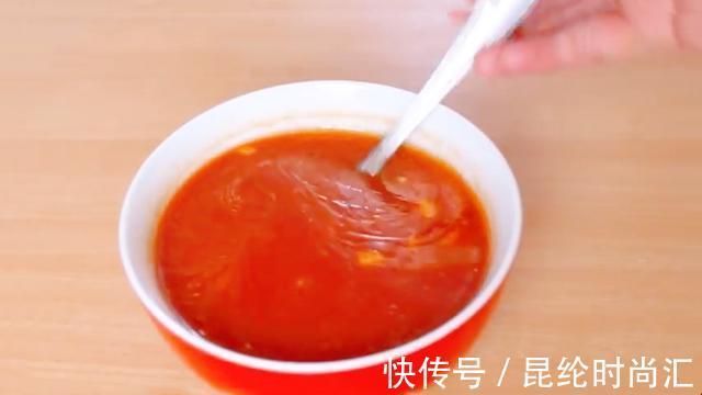 西红柿|把1斤猪肉塞7个西红柿里，半小时后变美味，做法头一次见