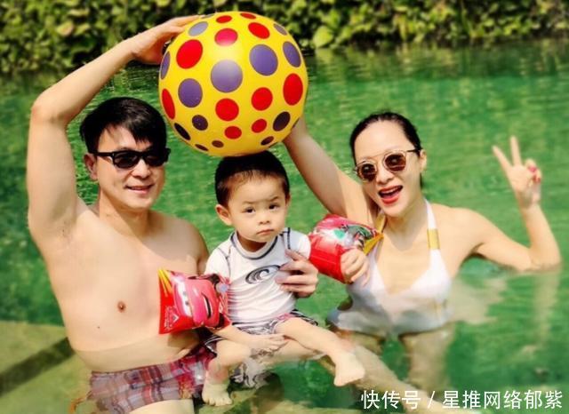 44岁保剑锋看了51岁前女友,再看看50岁现妻,差距