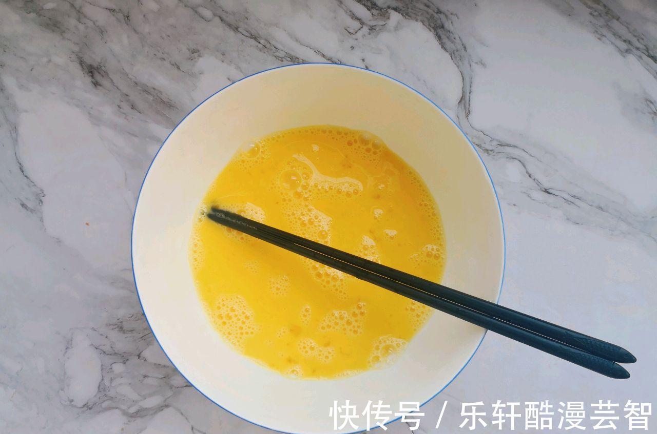 馅料|用红萝卜做饺子馅，韭菜白菜靠边站，鲜嫩多汁还好吃