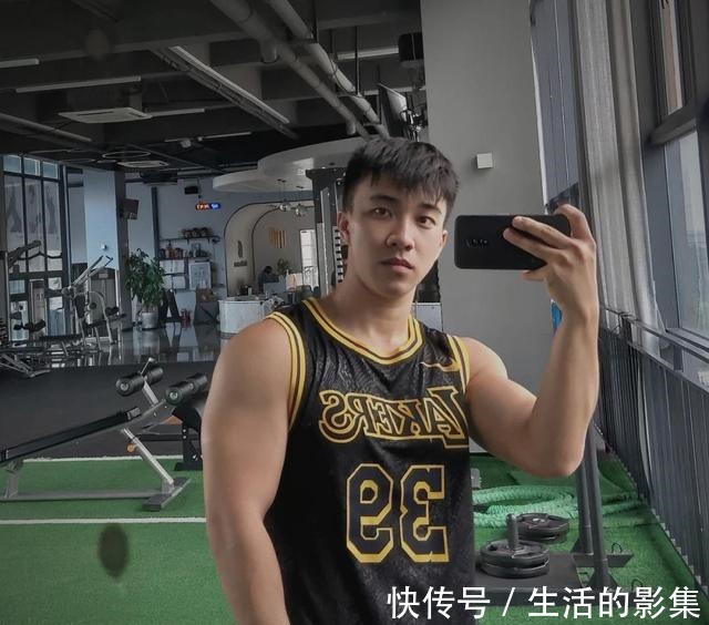 这枚退伍兵哥身上的阳刚之气有点上头哦!