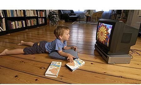 孩子|“妈妈,我在看五分钟”,三位妈妈的回答,看出孩子的教育差距