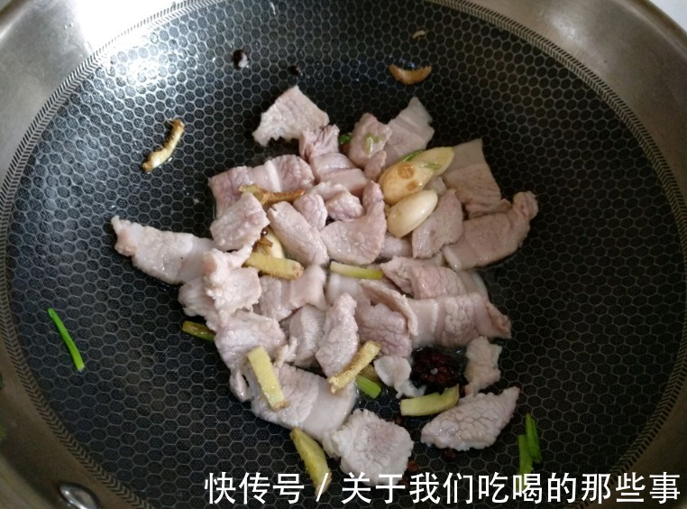 煎豆腐|白菜炖豆腐怎么做才好吃?原来顺序是关键,牢记2点,营养又好吃