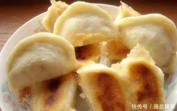 卖了30年早餐大爷做“水煎包”的4个诀窍,不懂你的煎包白做了